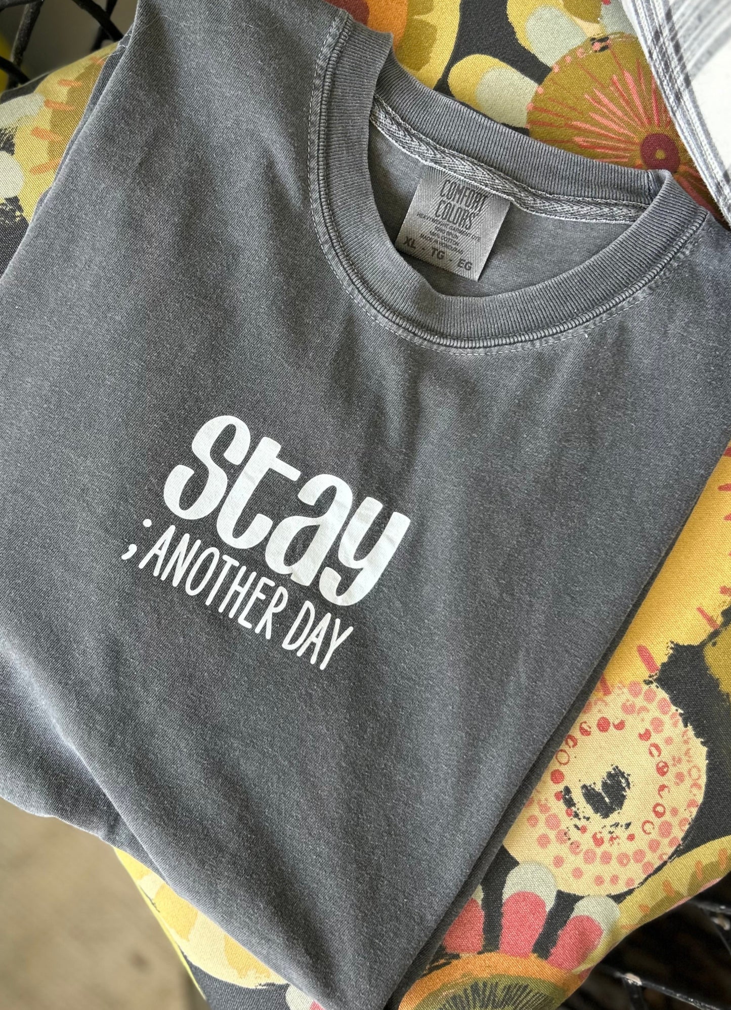 Stay ; ANOTHER DAY Short-sleeved T